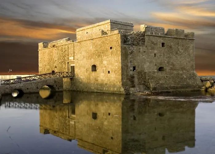 Sun Island One Bedroom 아파트 파포스