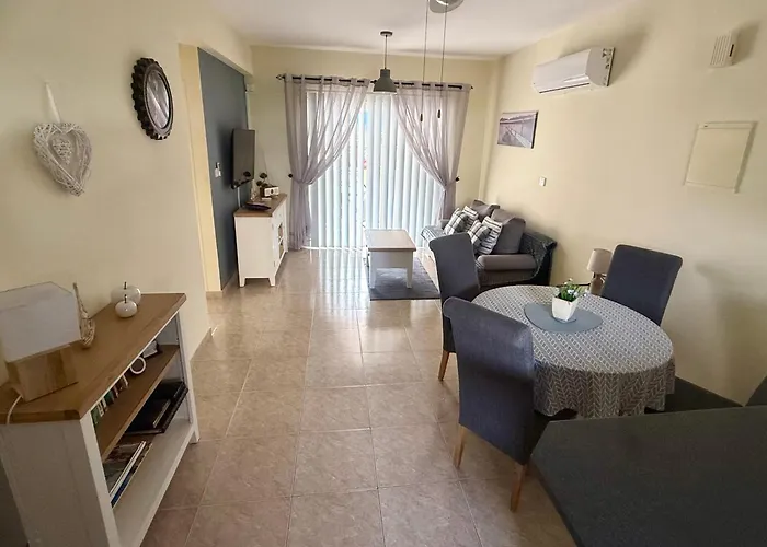 Sun Island One Bedroom パ フォス